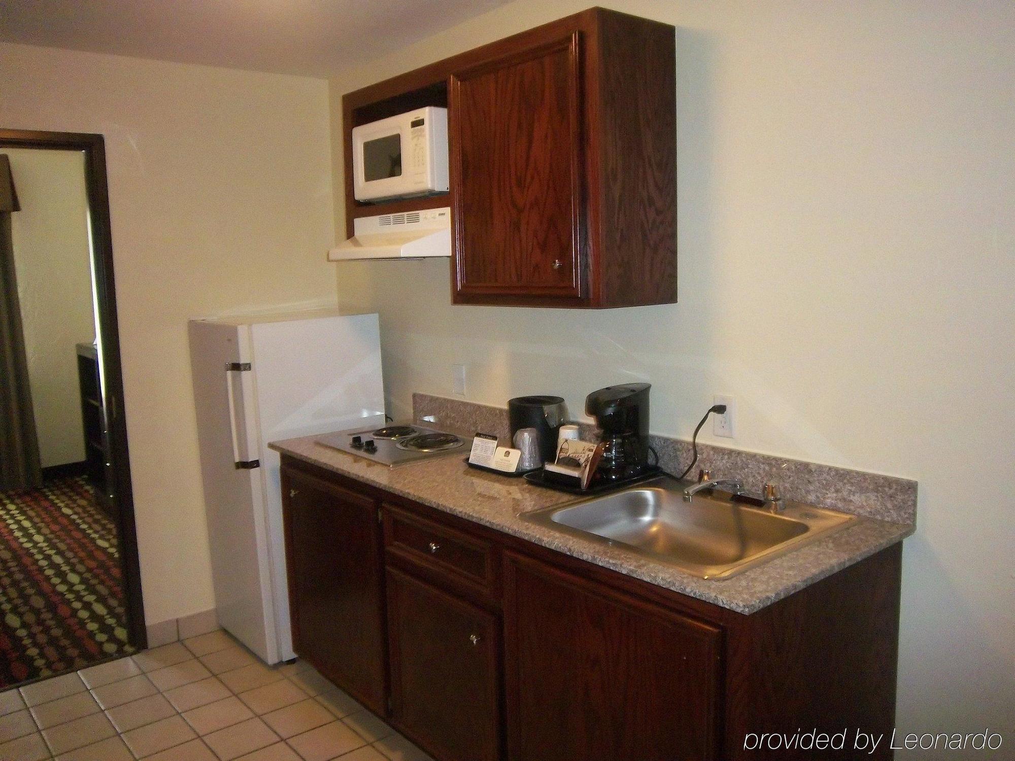 Best Western Greentree Inn & Suites Moore Cameră foto